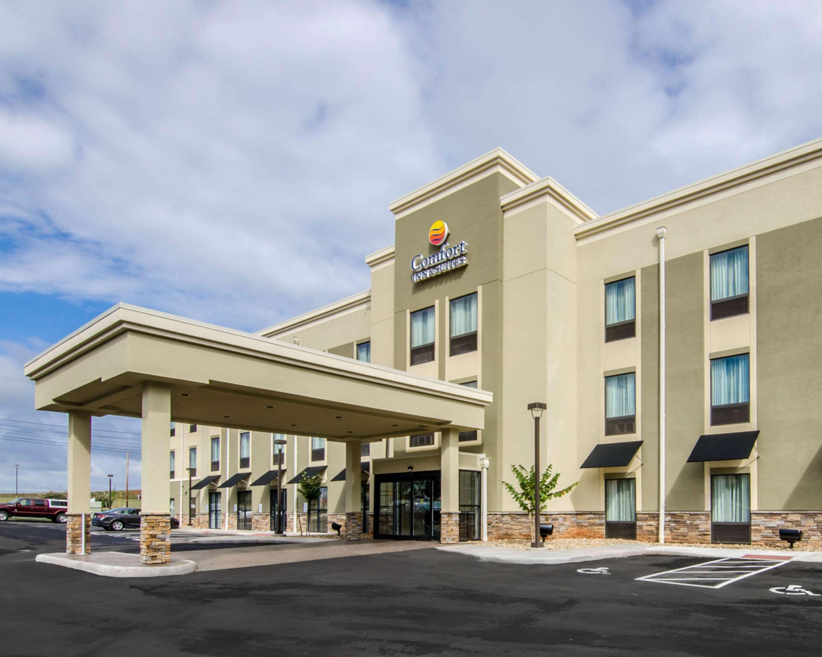 Comfort Inn & Suites Lynchburg Airport - University Area Exterior foto